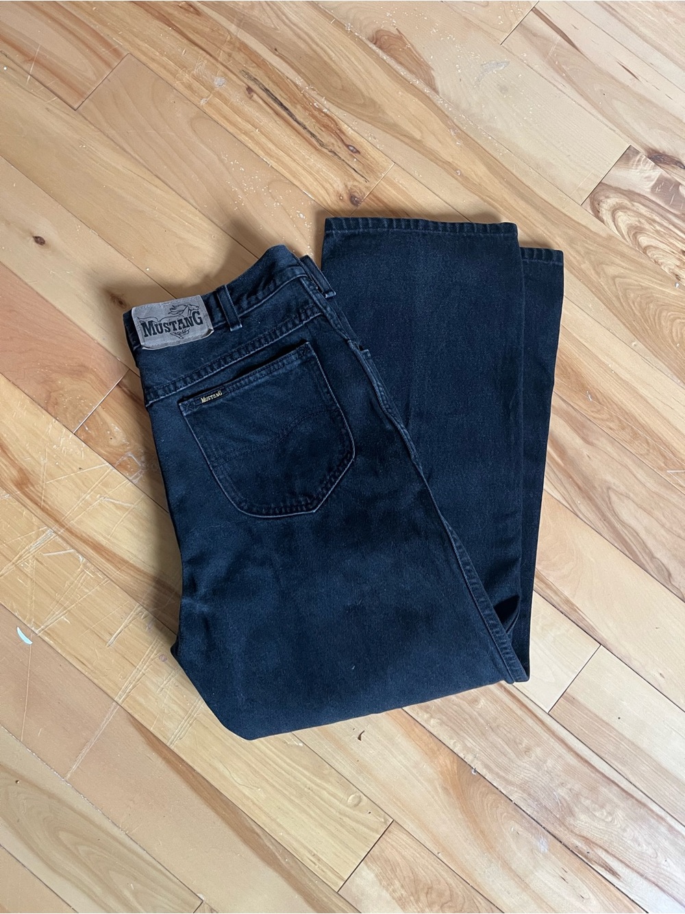 Straight Leg Women’s Jeans in Washed Black